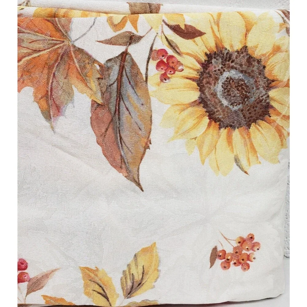 Jacquard Tablecloth 52